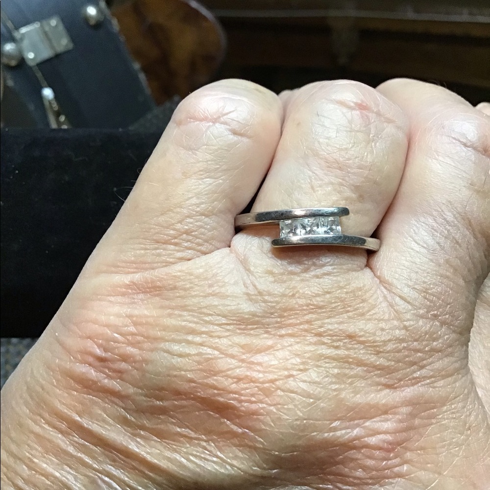 Woman’s ring - Picture 5 of 7